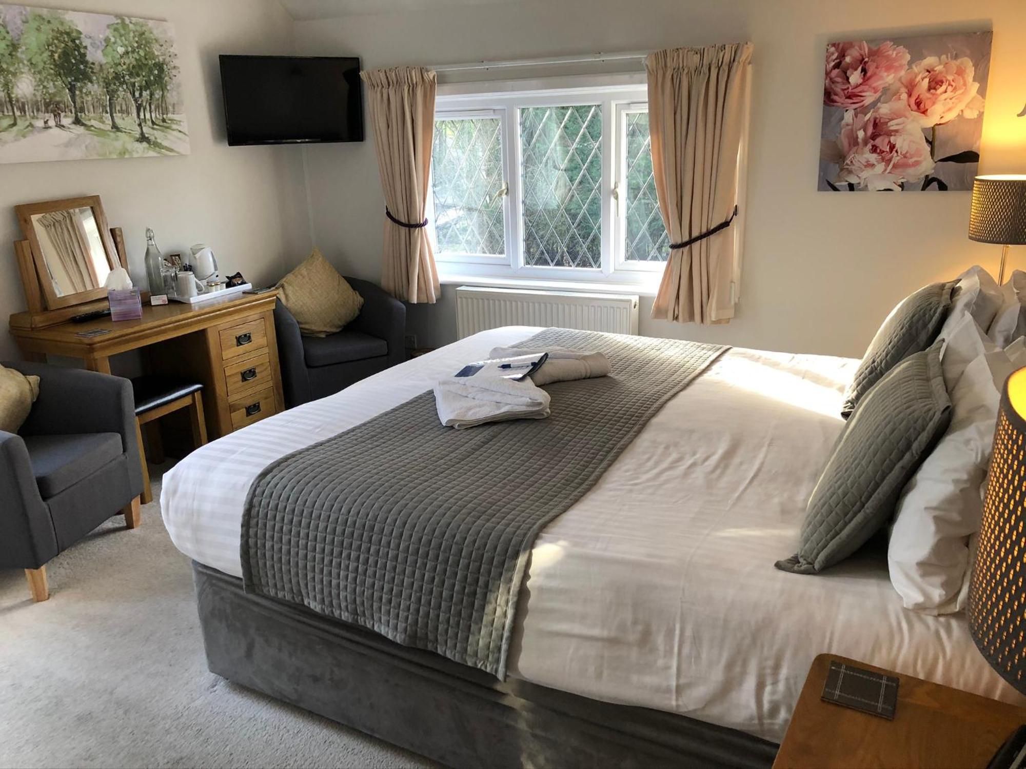 Trumbles Gatwick B&B Charlwood Kültér fotó